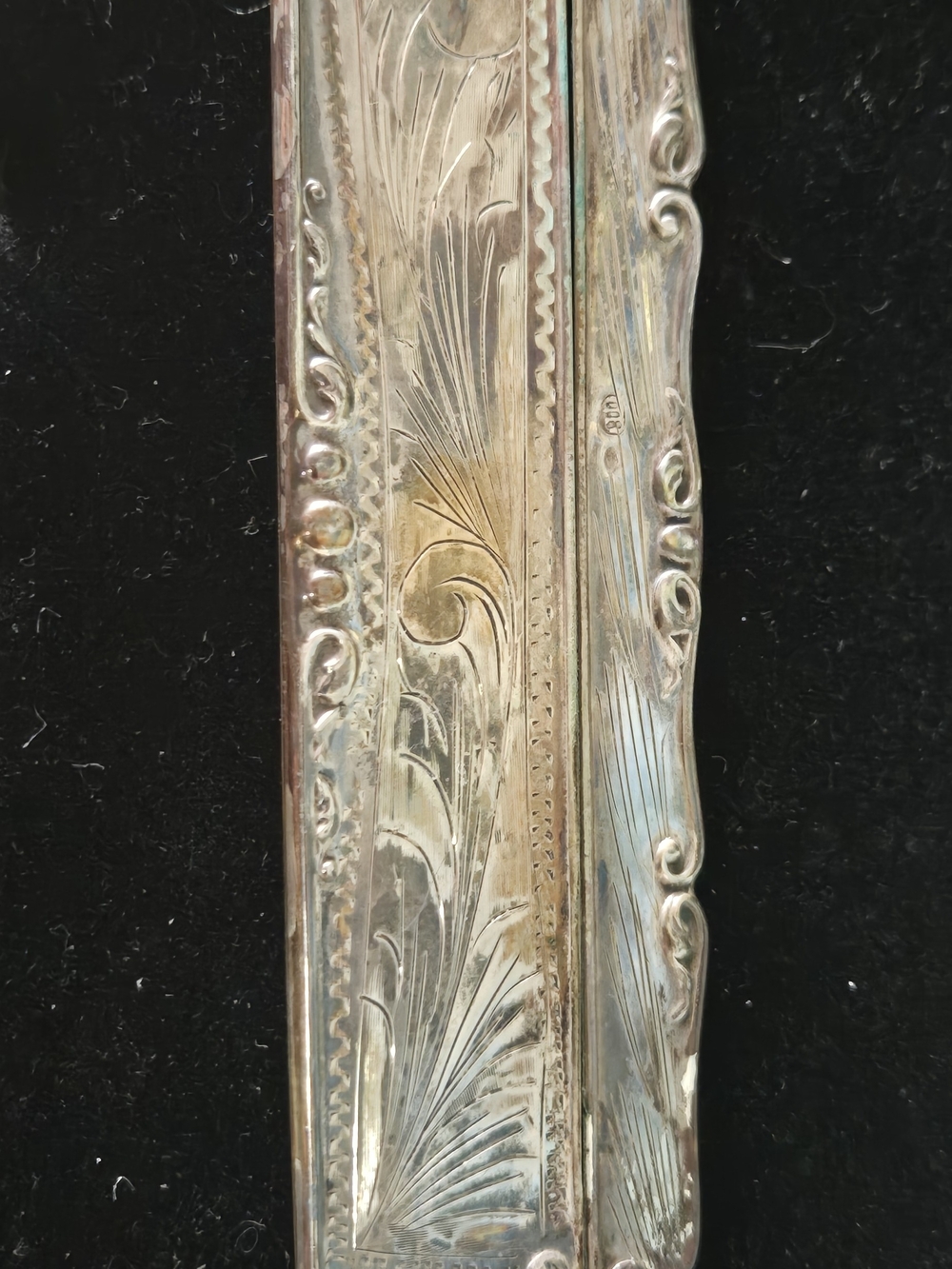 VTG 800 Grade Silver Case / Hair Comb